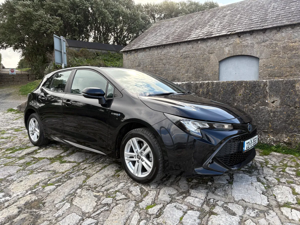 2022 Toyota Corolla Hybrid Luna - Image 2