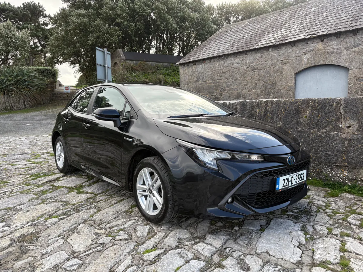 2022 Toyota Corolla Hybrid Luna - Image 3