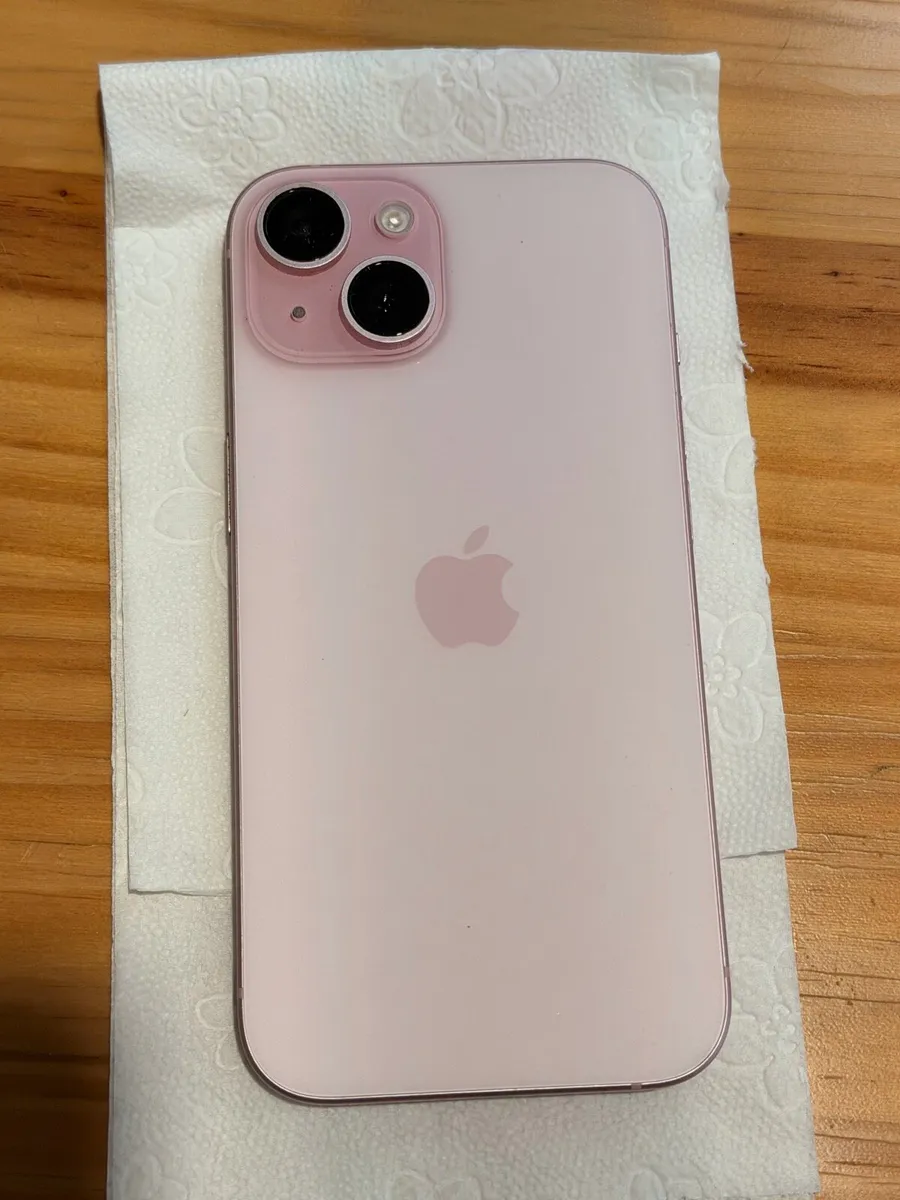 iPhone 15 pink - Image 1