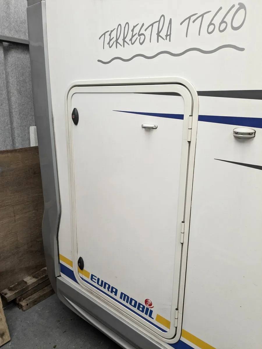 Camper - Image 2