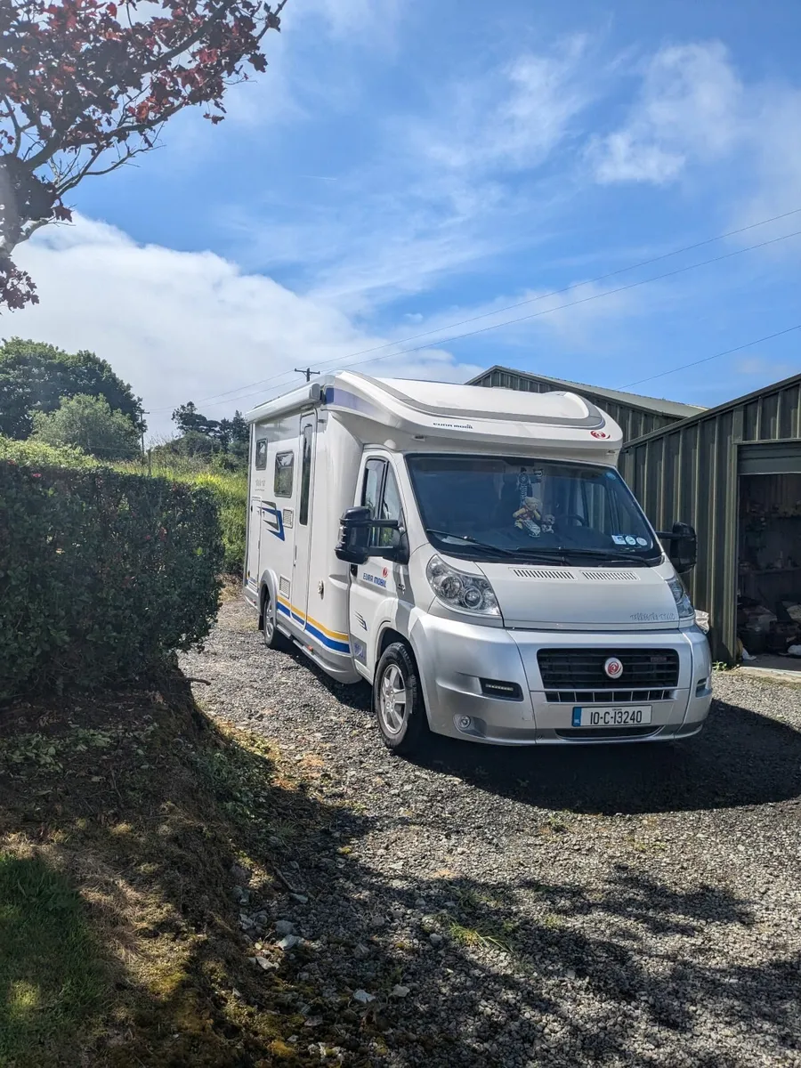 Camper - Image 1