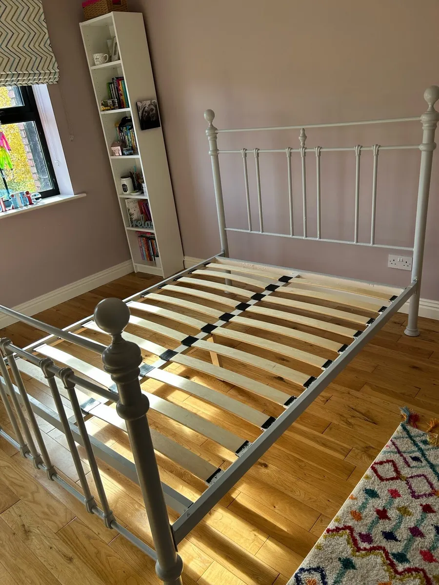 Double bed frame - Image 1