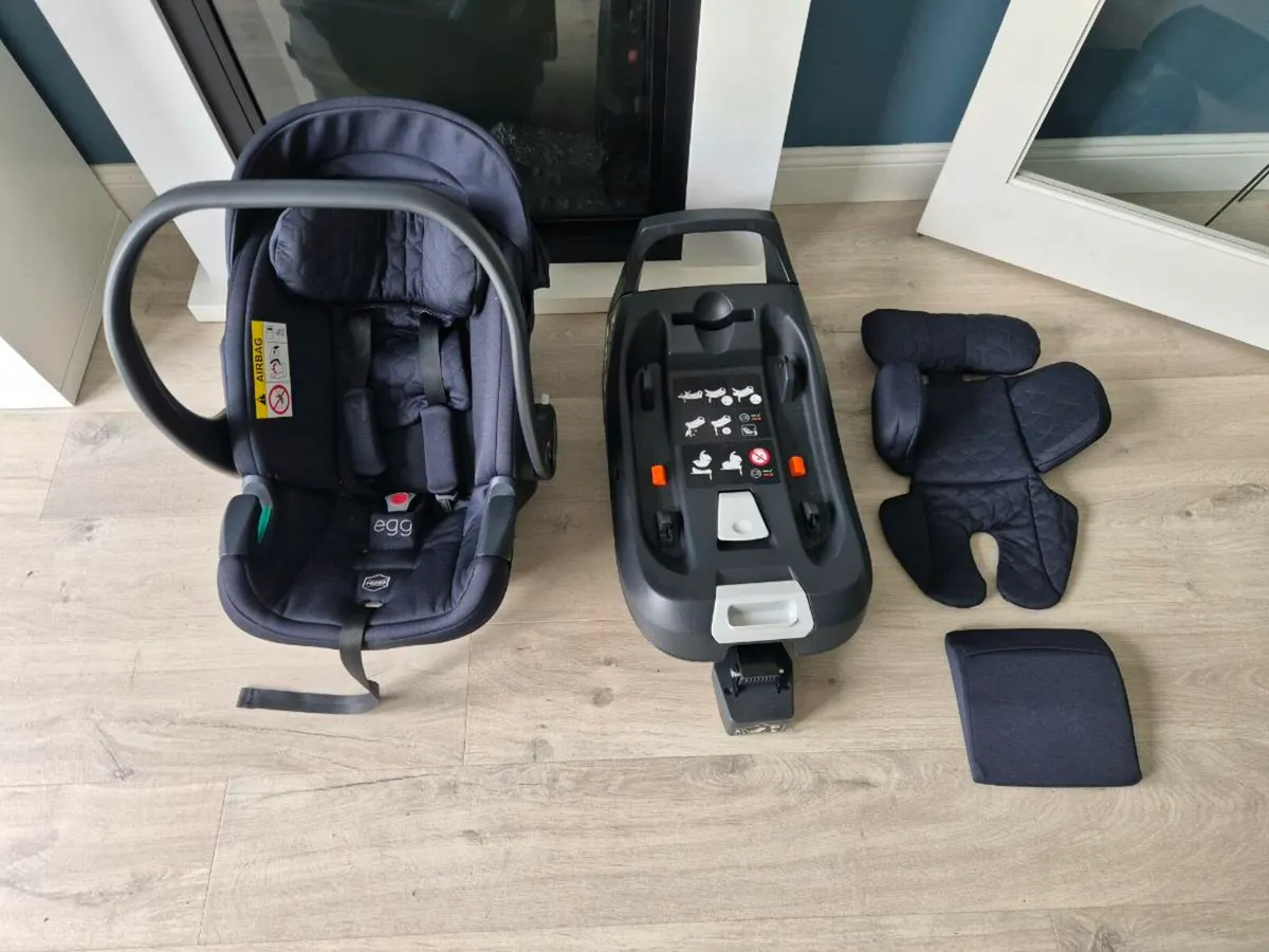 Egg 2 Navy (Cobalt) Travel System - Image 1