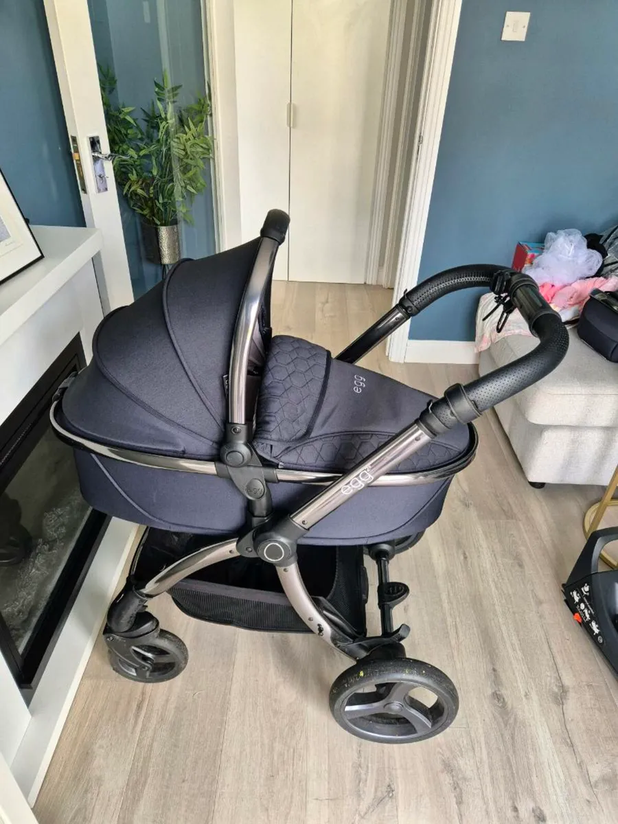 Egg 2 Navy (Cobalt) Travel System - Image 2