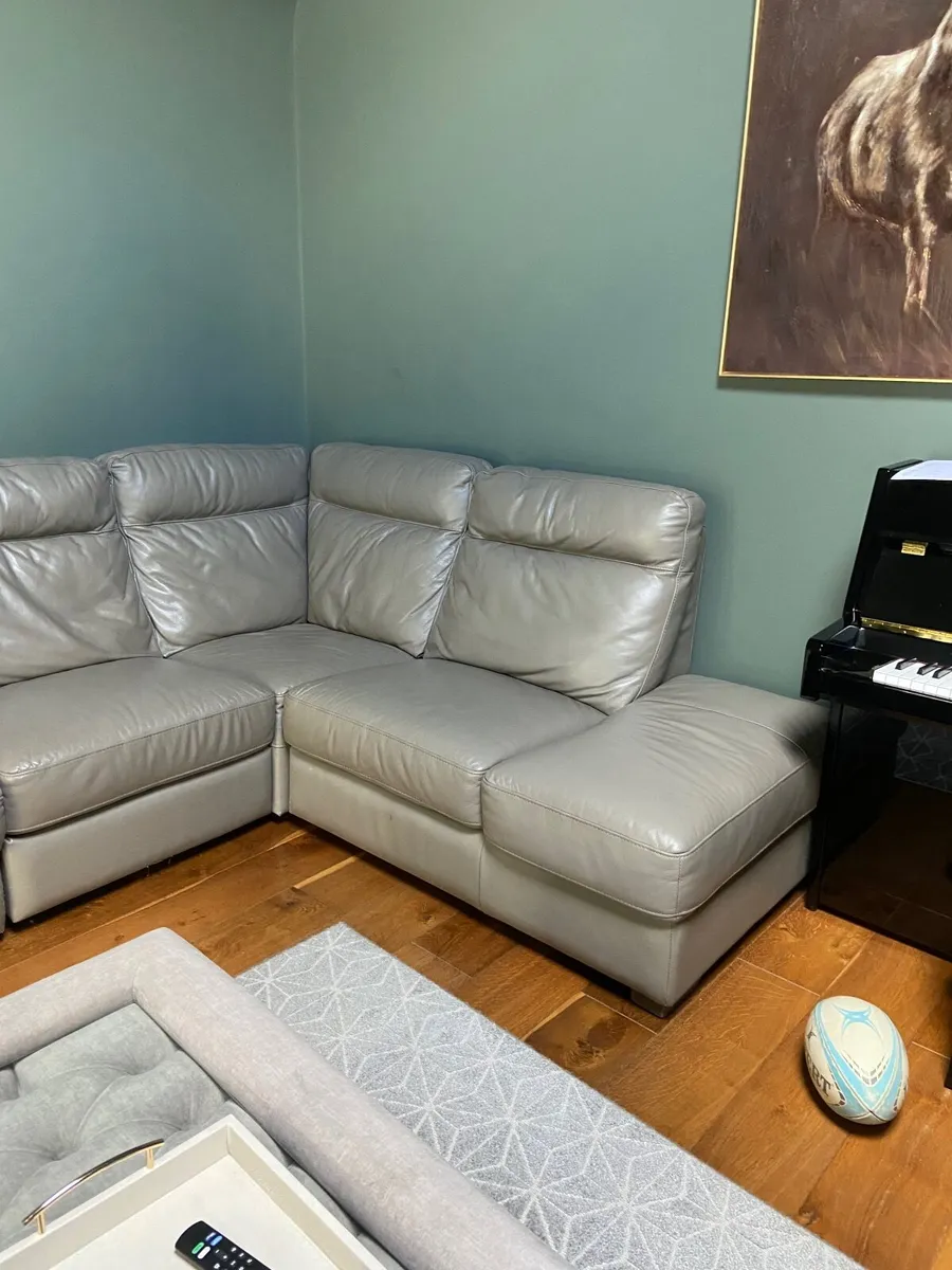 Corner sofa and matching chair - Image 2