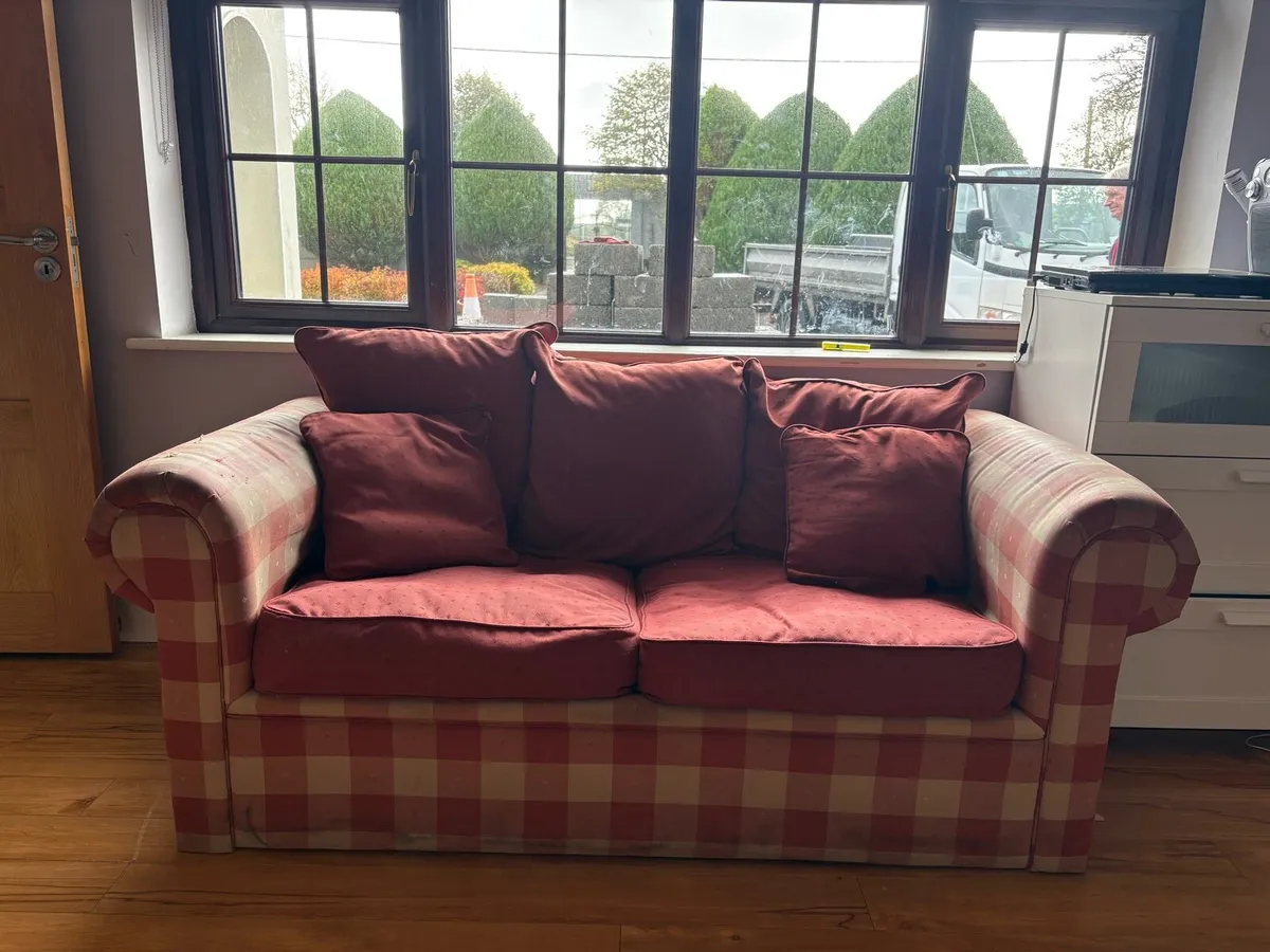 Couch with fold out bed - Image 1