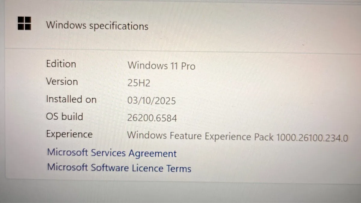 Lenovo X1 Carbon Generation 11 Laptop - Image 4