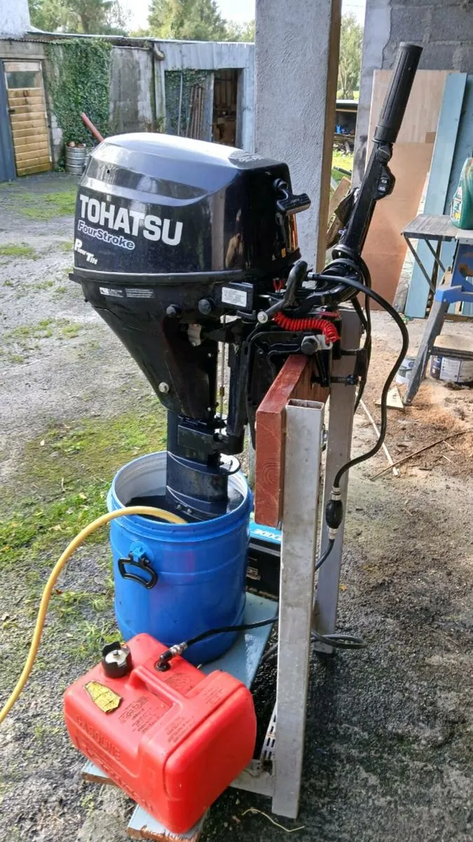 9.8 tohatsu 4 stroke engine - Image 1