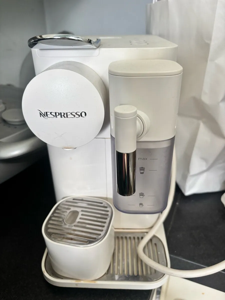 Nespresso Delonghi machine - Image 1