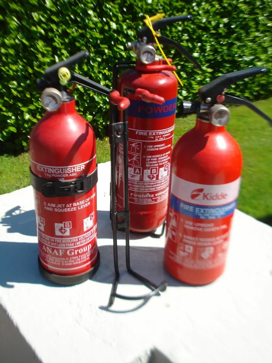3 SMALL FIRE EXTINGUISHERS WITH BRACKETS. - Image 2