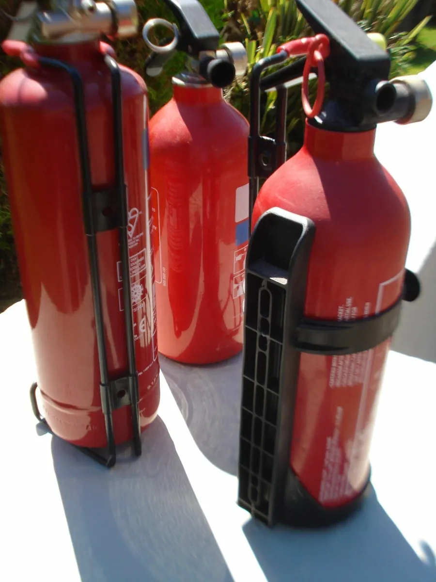 3 SMALL FIRE EXTINGUISHERS WITH BRACKETS. - Image 3