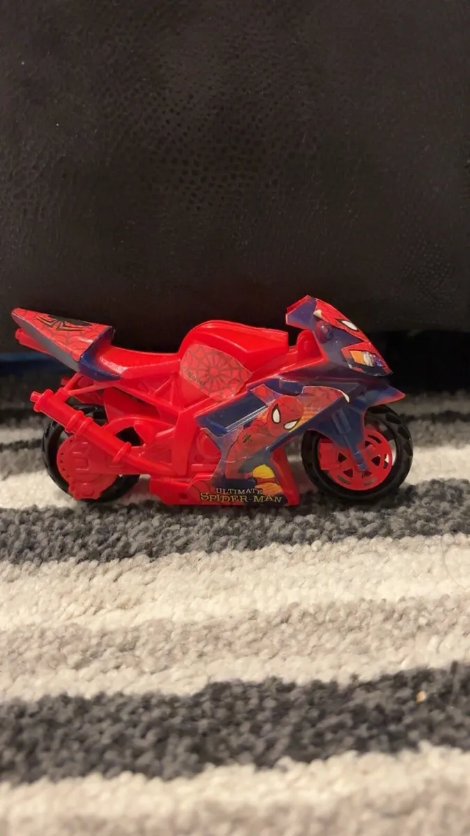 Toy Biz Spider Man Motorised Wheelie Cycle Vehicle
