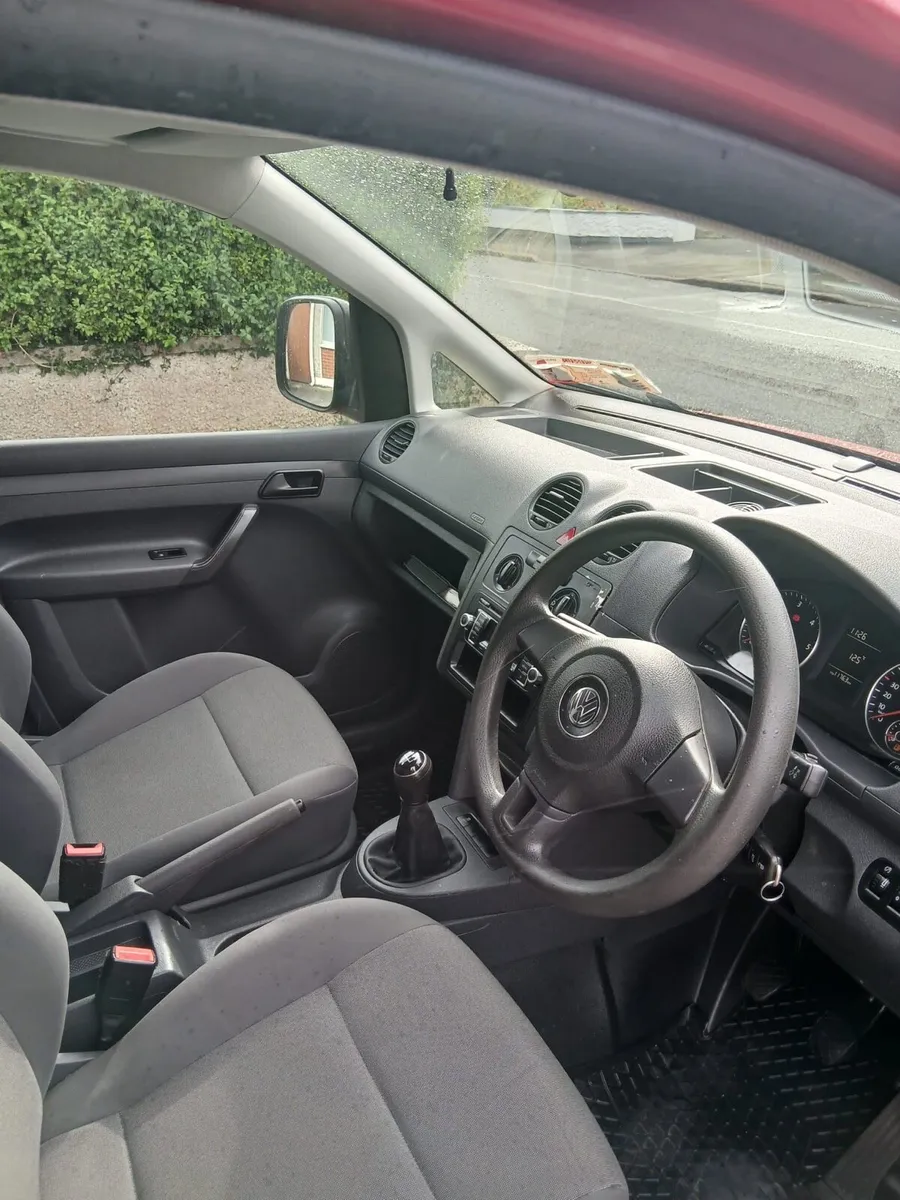 Volkswagen caddy - Image 4