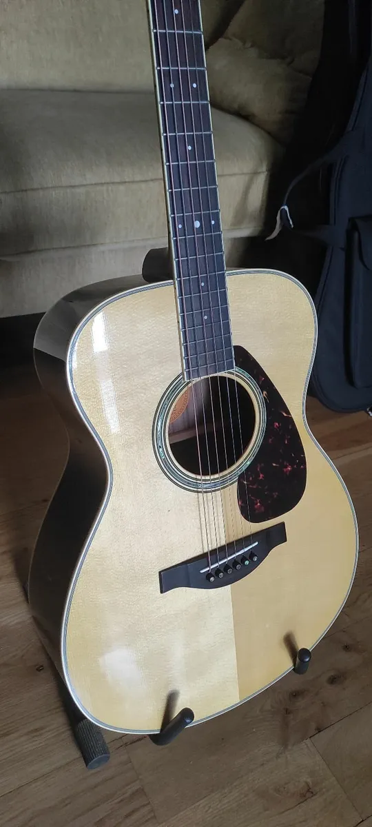 LS6 Yamaha Guitar - Image 1