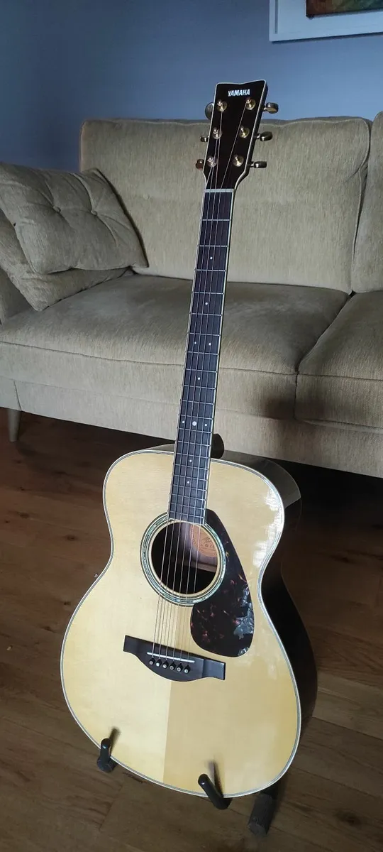 LS6 Yamaha Guitar - Image 2