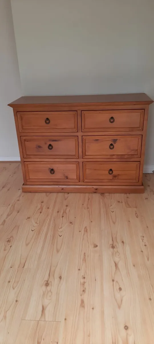 Chest of drawers- EZ living- Solid wood - Image 1