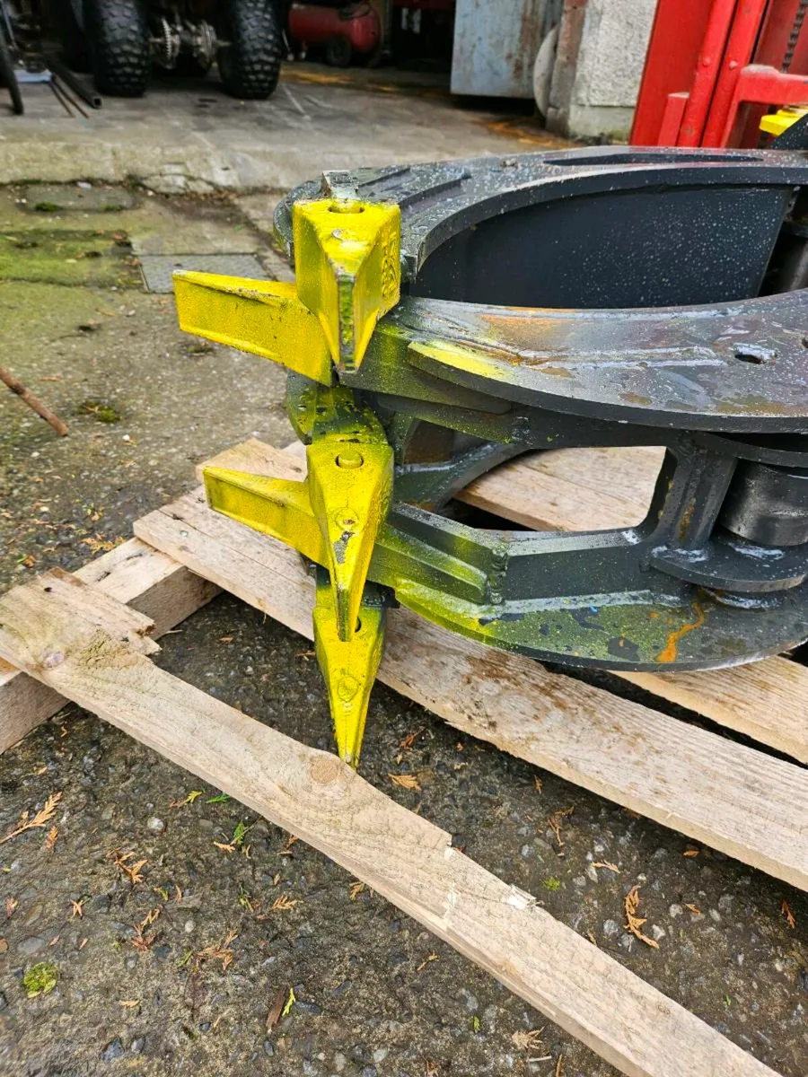 360 degree rotatable excavator hydraulic grapple - Image 3