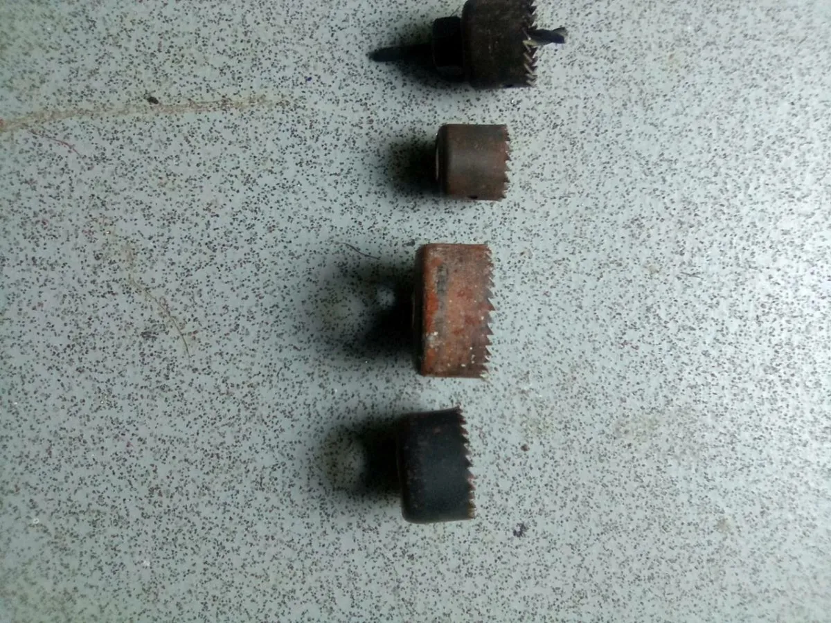 SET. OF. 4. HOLE. CUTTERS. AND.  MANDRILL - Image 2