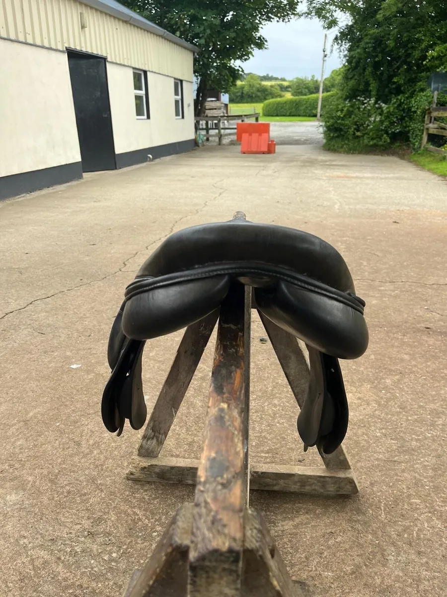 2 jumping pony saddles in great condition - Image 2