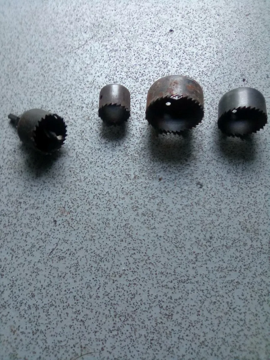 SET. OF. 4. HOLE. CUTTERS. AND.  MANDRILL - Image 3