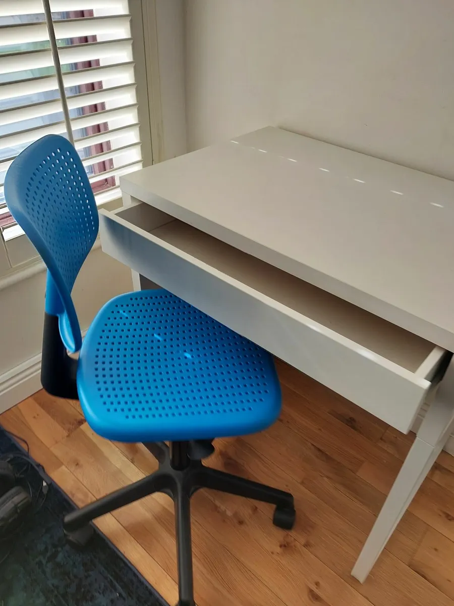 Desk and chair - Image 2
