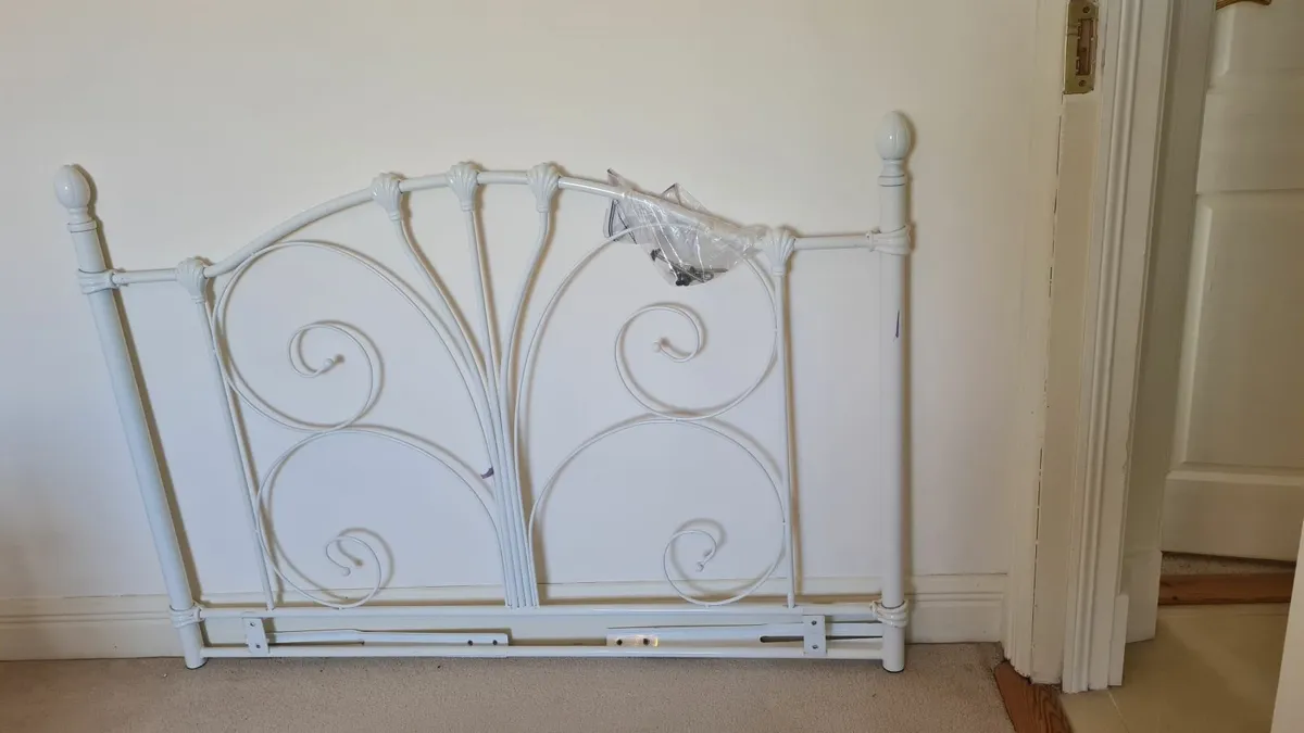 Stove and bed headboard - Image 3