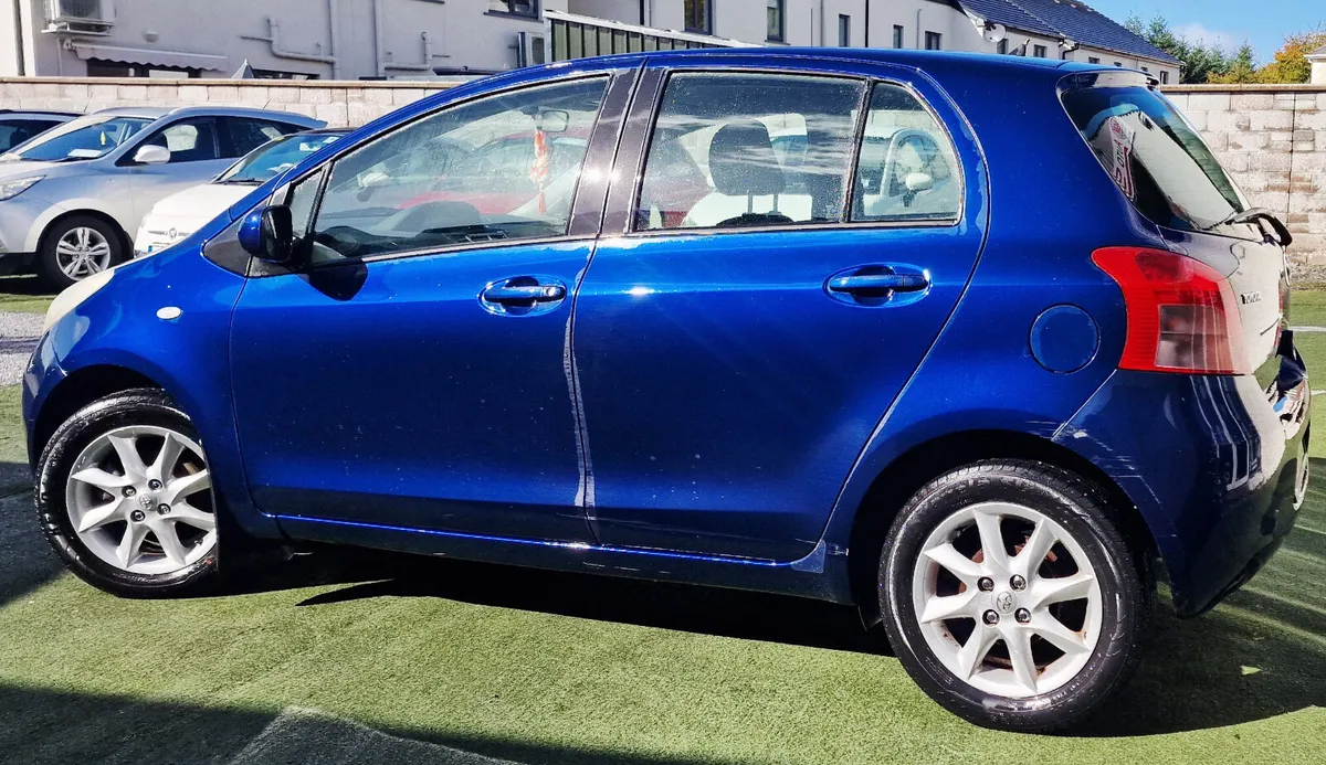 Toyota Yaris 1.0VVTI LUNA - Image 4