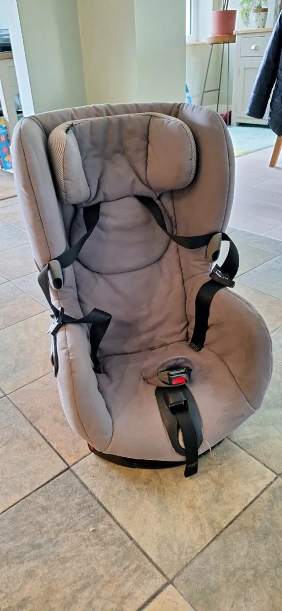 Car Seat - Image 1