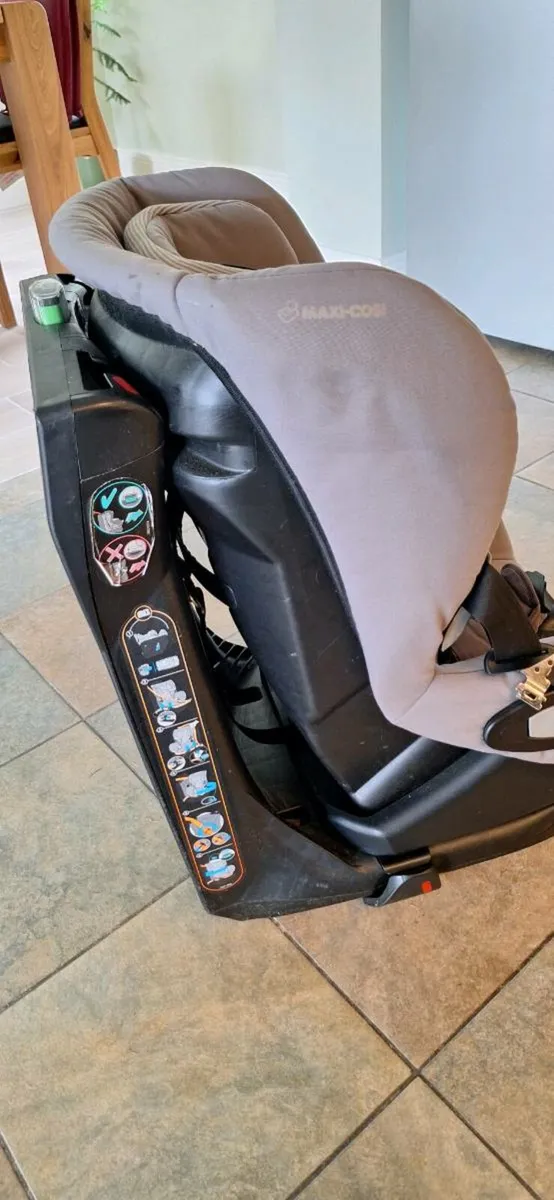 Car Seat - Image 2