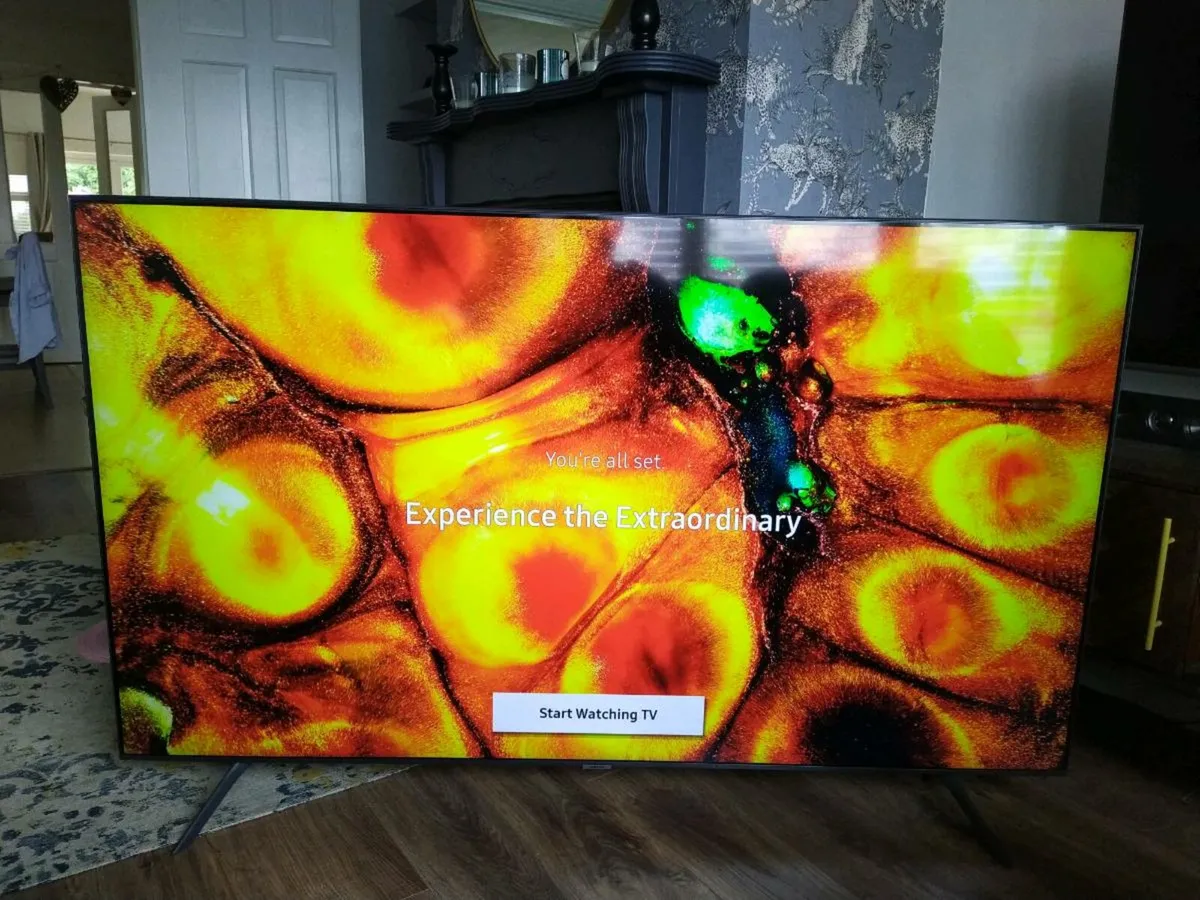 Samsung 50" QLED 4K SMART TV QE50Q60CAU - Image 1