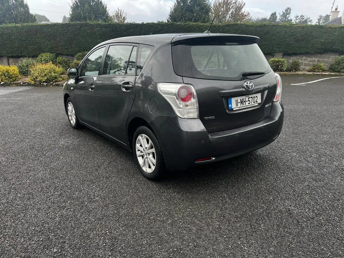 2011 Toyota verso 2.0 diesel - Image 3
