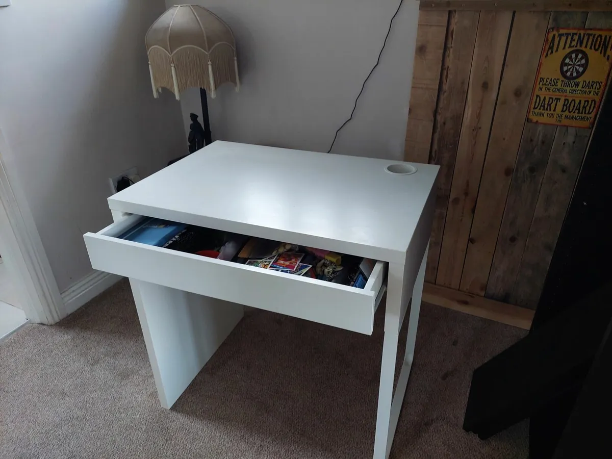 Desk and chair - Image 3