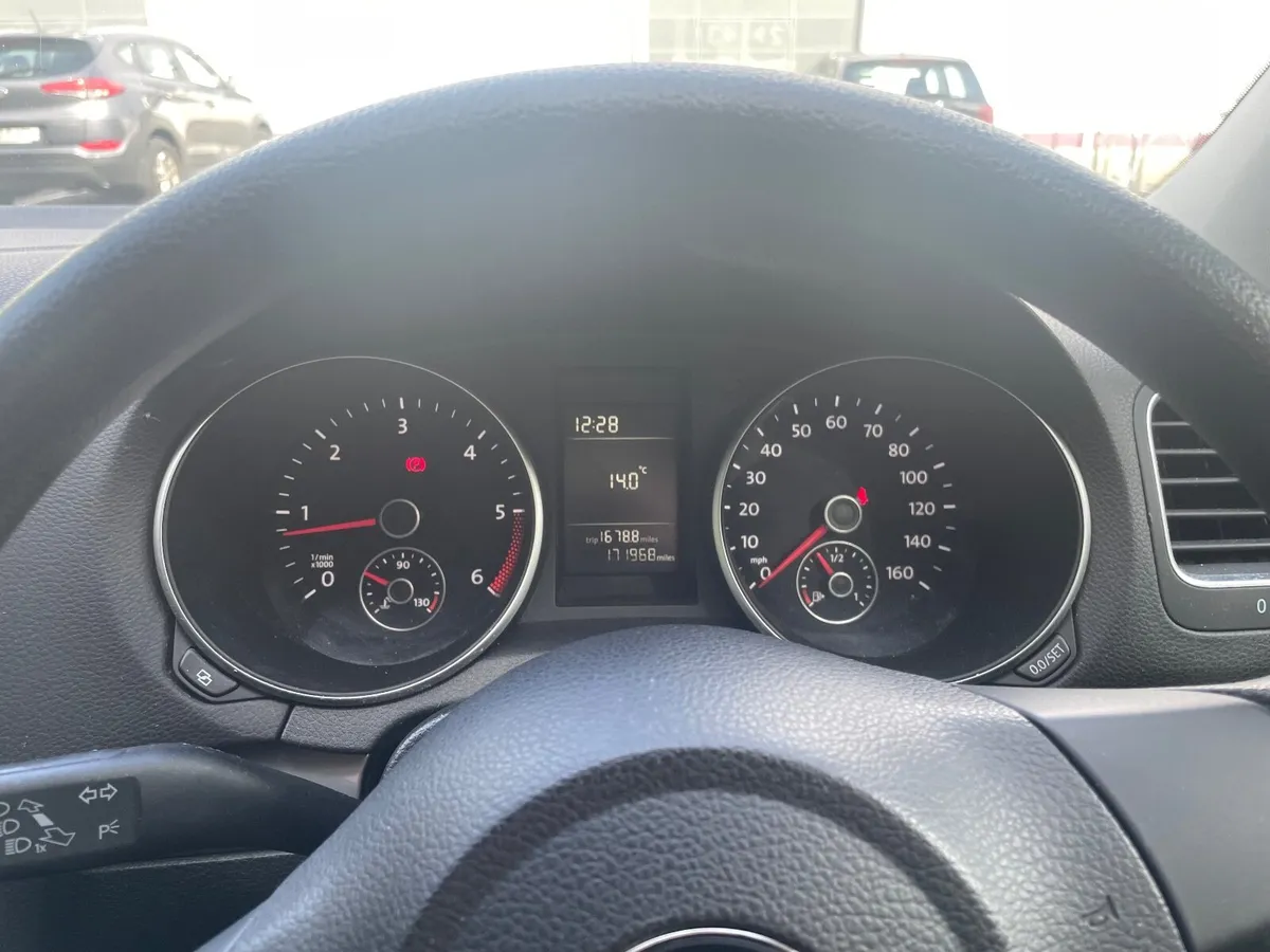 Volkswagen Golf 2012 - Image 3