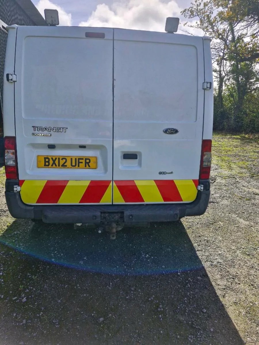 Transit van - Image 3