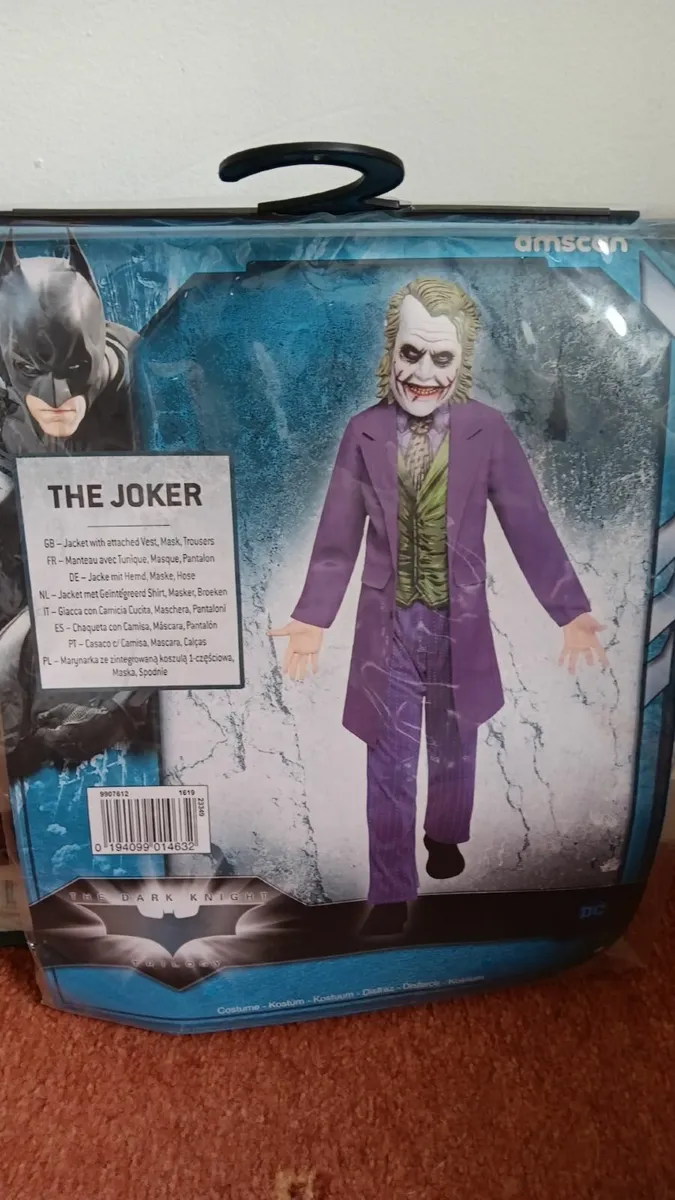 Costumes - Image 2