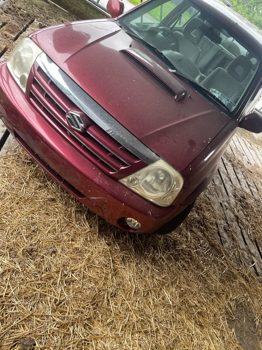 Low mile Suzuki grand Vitara XL7 - Image 1