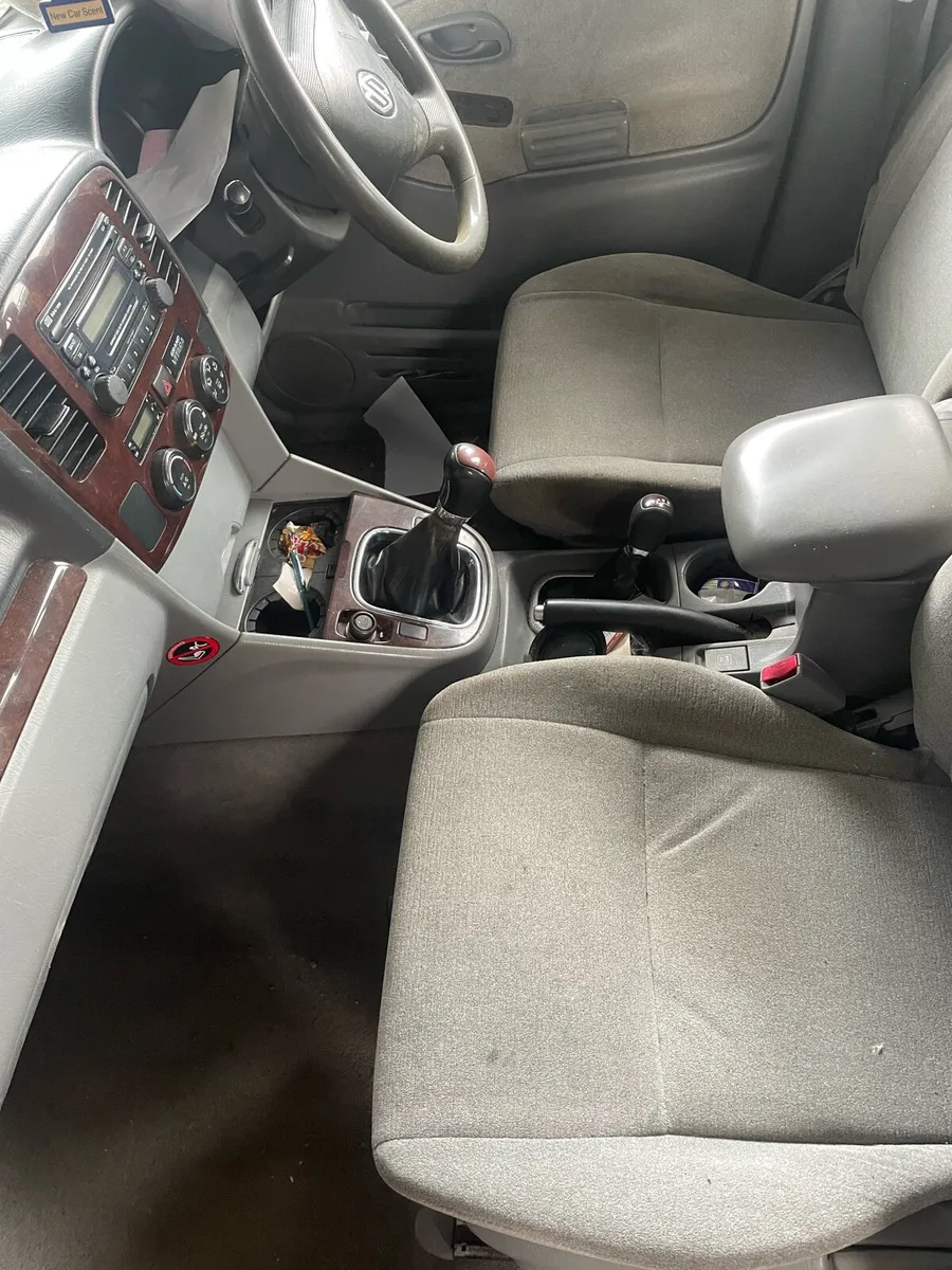 Low mile Suzuki grand Vitara XL7 - Image 4