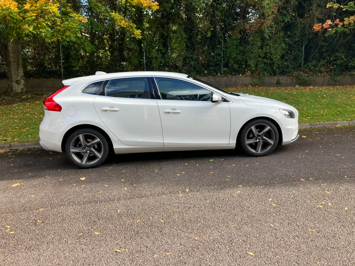 2015 VOLVO 40 1.6 R-DESIGN ONLY 132000 KLM - Image 3
