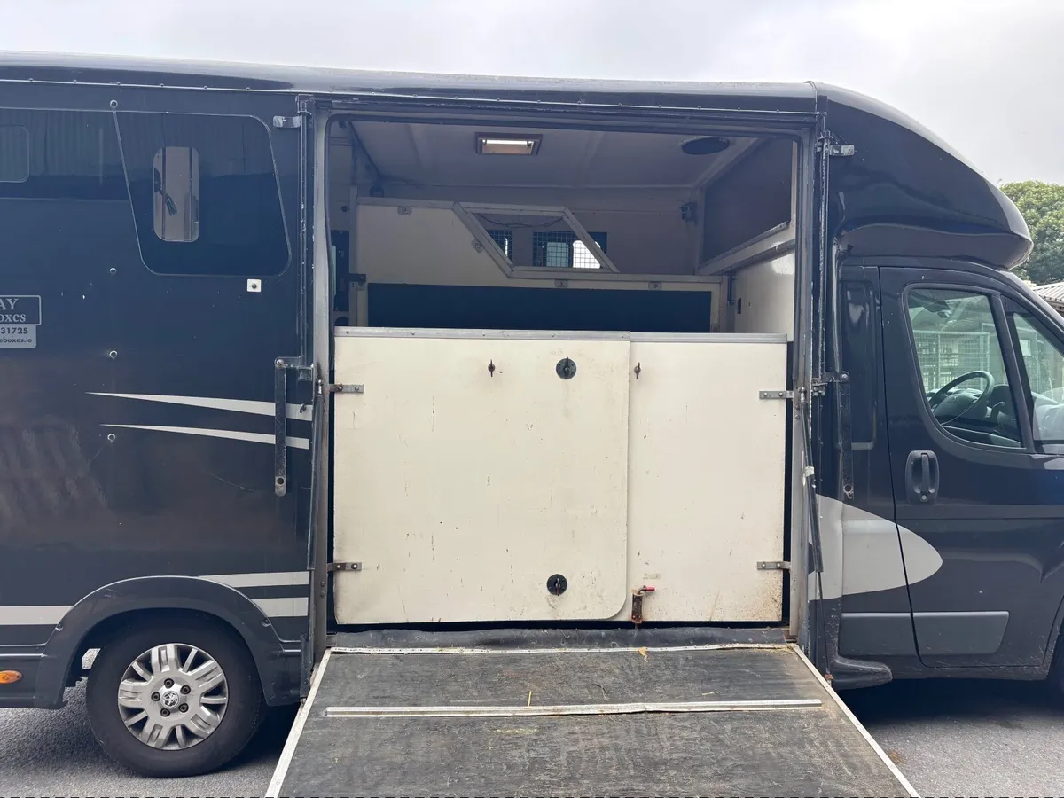 Horse lorry - Image 3