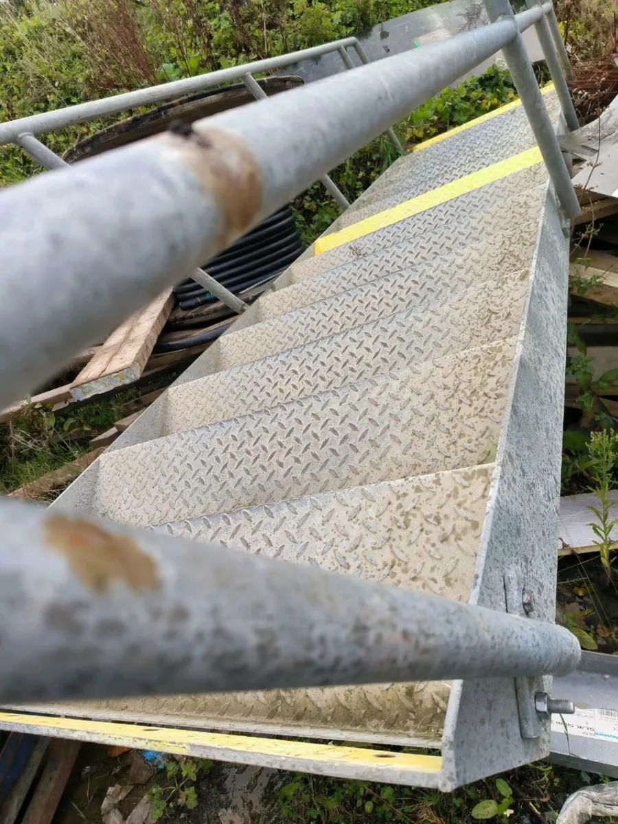 Galvanized steps - Image 2