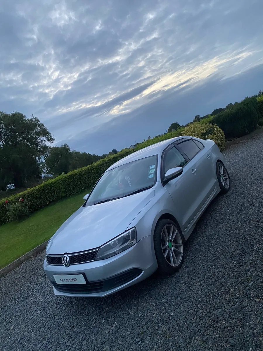 Volkswagen Jetta - Image 2