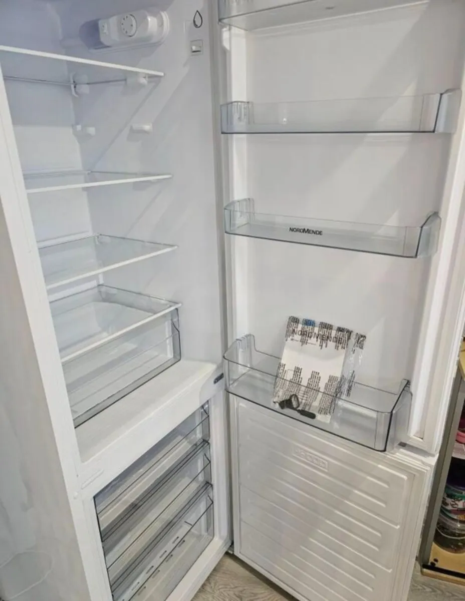Fridge and freezer - Image 2