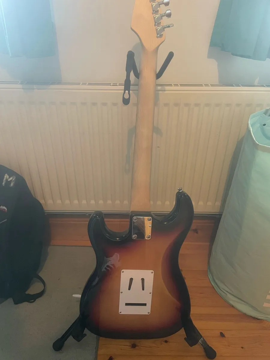 Harley Benton Stratocaster set - Image 3