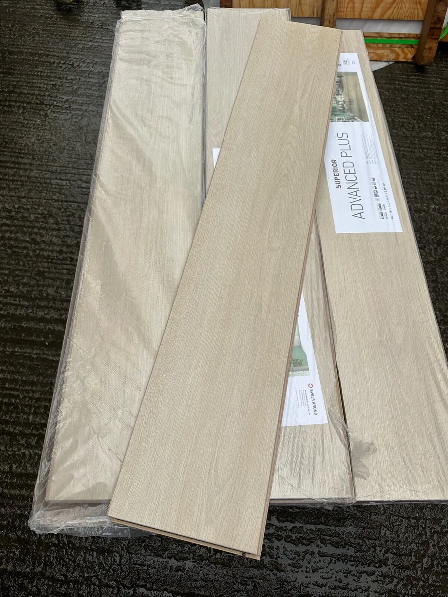 Laminate flooring - Image 1