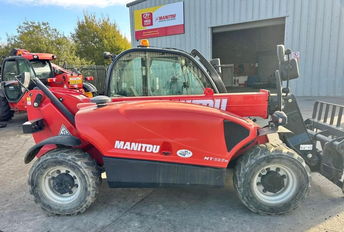 Manitou Telehandler - Image 2