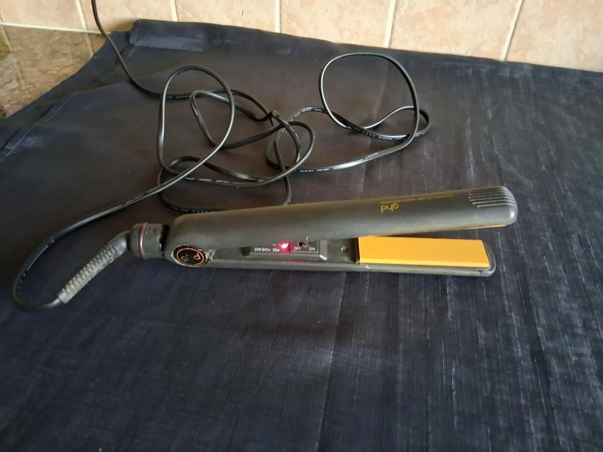 GHD Hair Straighteners - Image 2