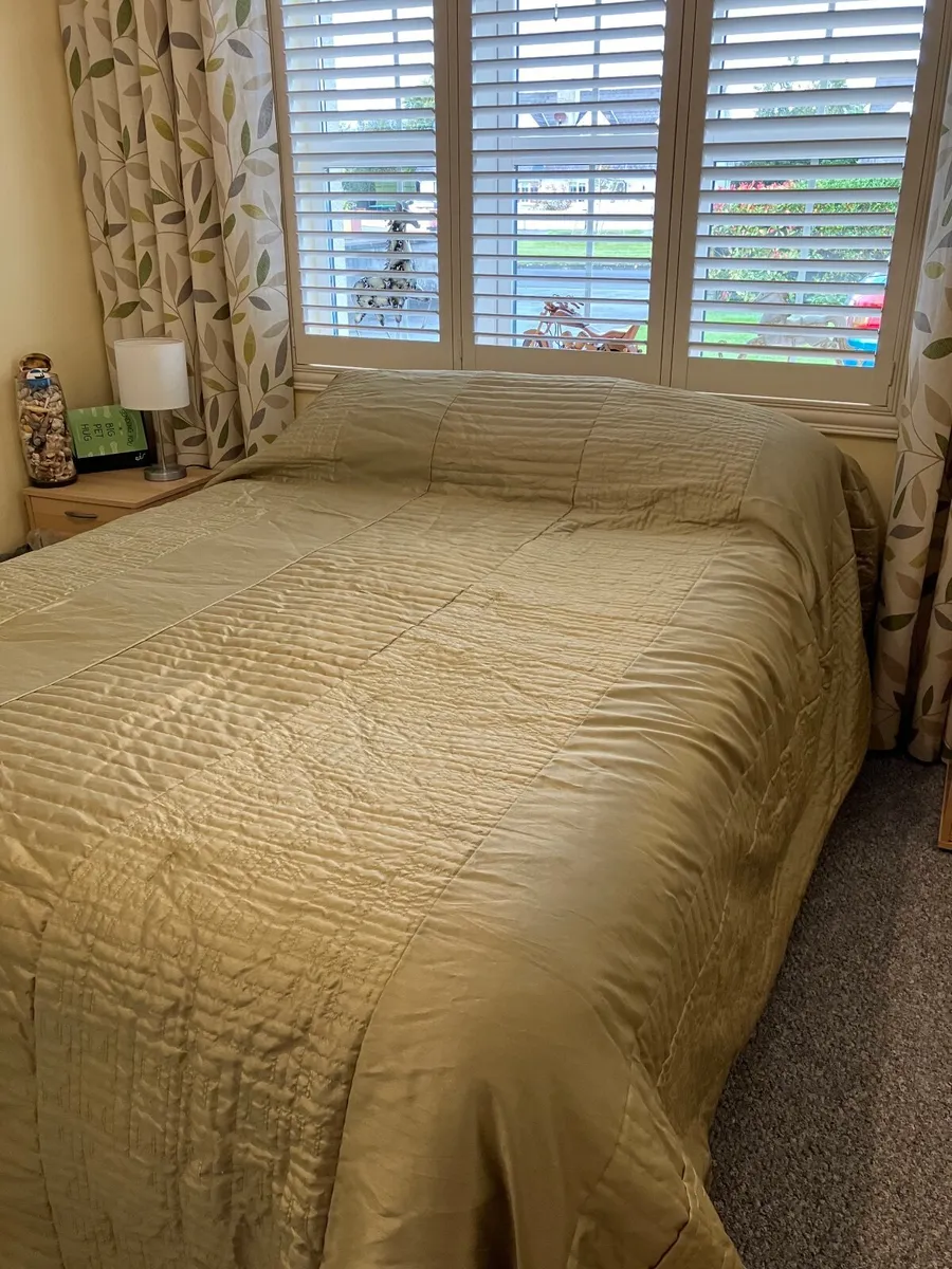 King Size Bedspread - Sage Green - €25 - Image 3