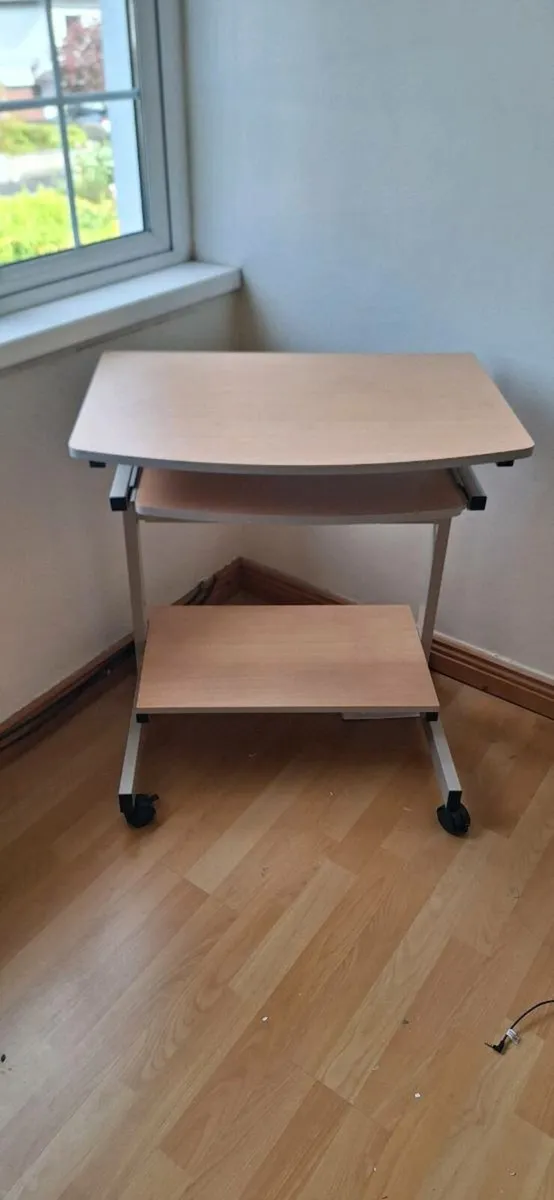 Office/Study desk - Image 2