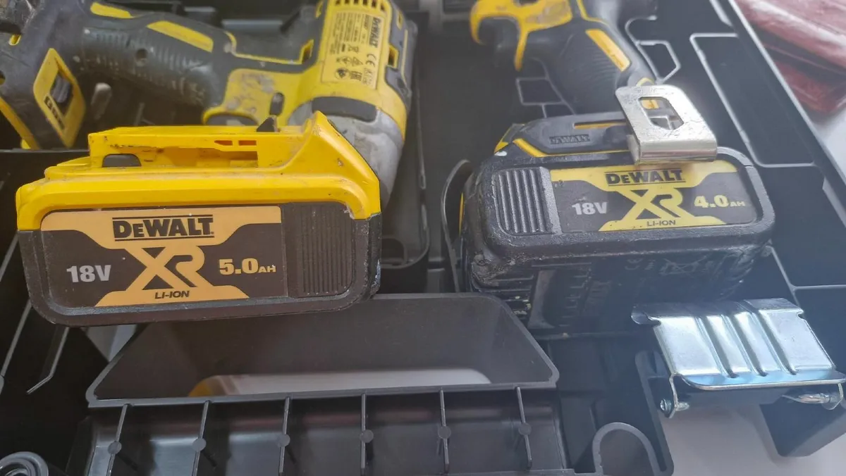 DE Walt Drill and Driver (Used) 18V with batteries - Image 2
