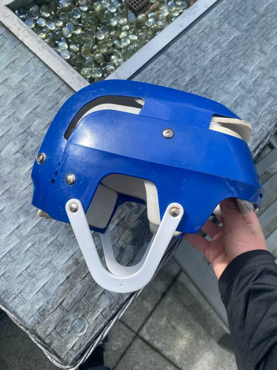 Hurling helmet - Image 2